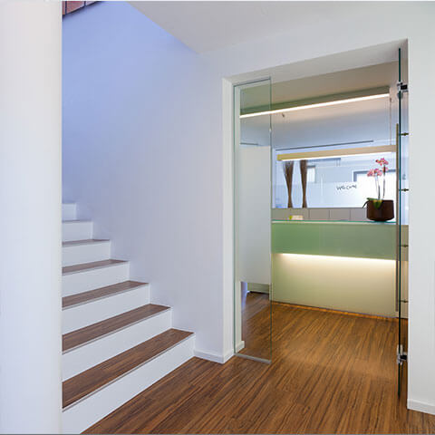 Empfangsbereich in einer Arztpraxis